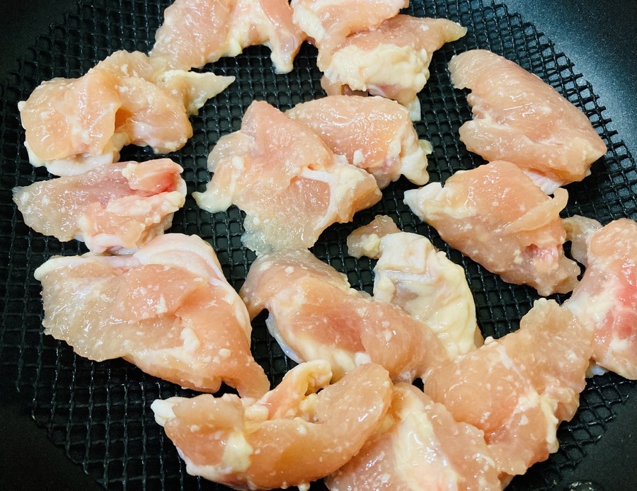 鶏の皮目もパリッと