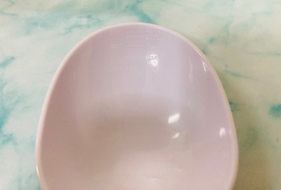 5～30mlの目盛りが入っている