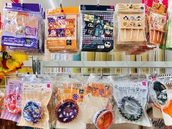 ハロウィンっぽいピックやおかずカップ