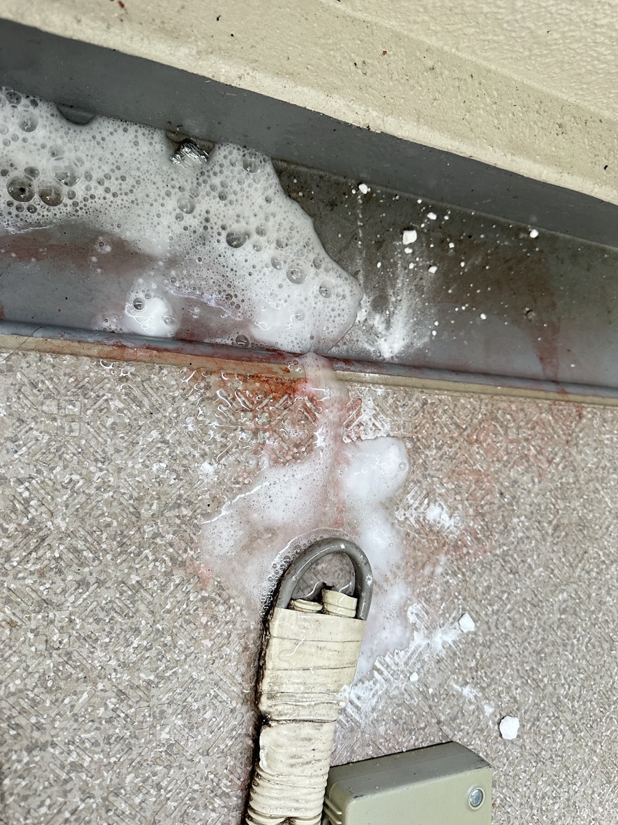 ピンクの水垢汚れが早く落ちて、見た目もきれいになりました