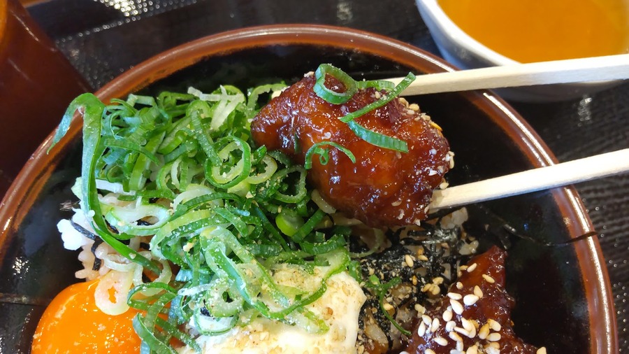 甘辛いタレがガツンとした味