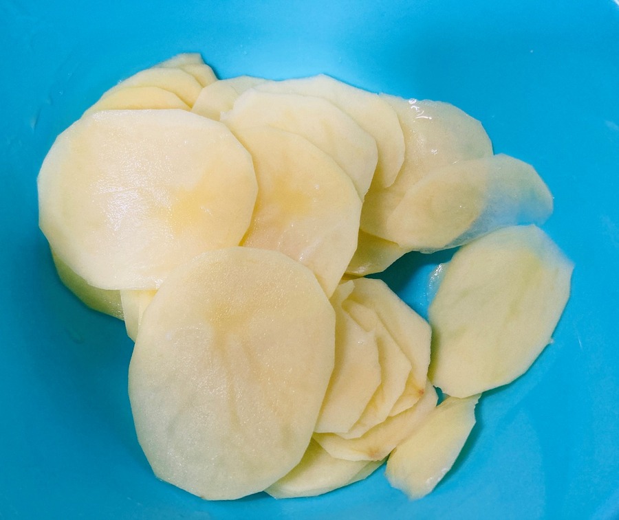 スライサーを使うことで効率良くカットすることができます