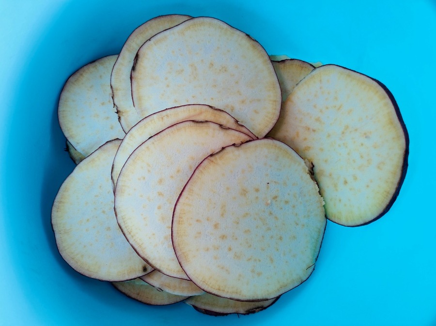 さつまいもチップスを作る