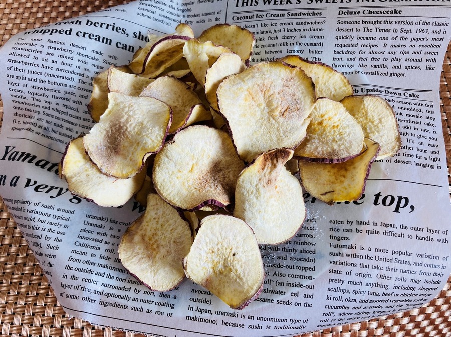 ビッグサイズのさつまいもがスーパーに沢山並んでいました