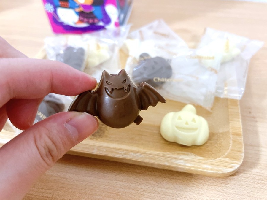 クーベルチュールミルクとホワイトチョコレートが各4個ずつ