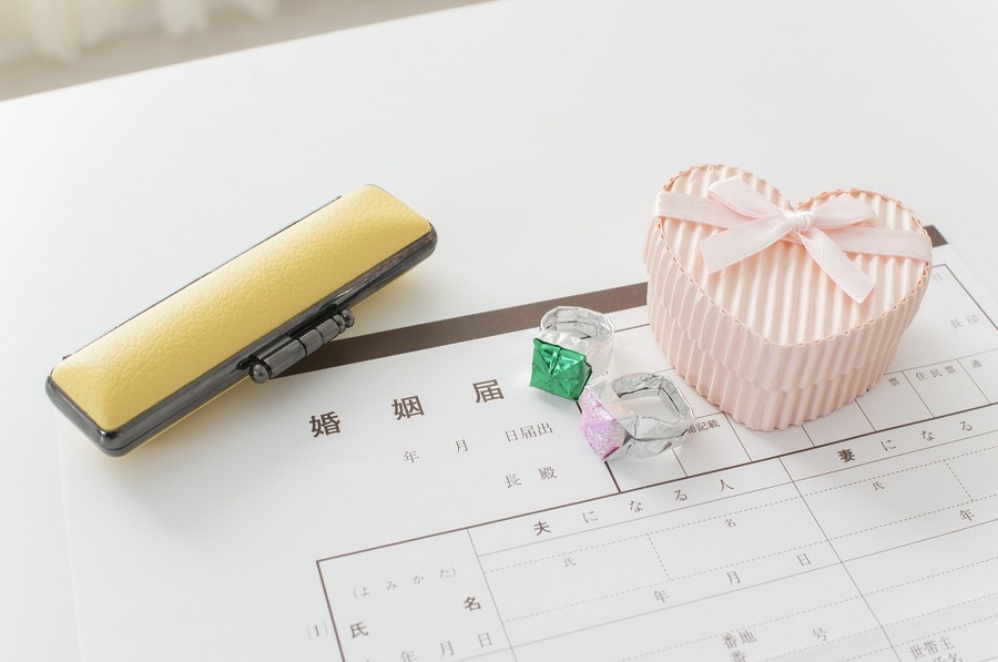 結婚するなら「年末」、離婚するなら「年明け」に　配偶者控除が税額に与える影響