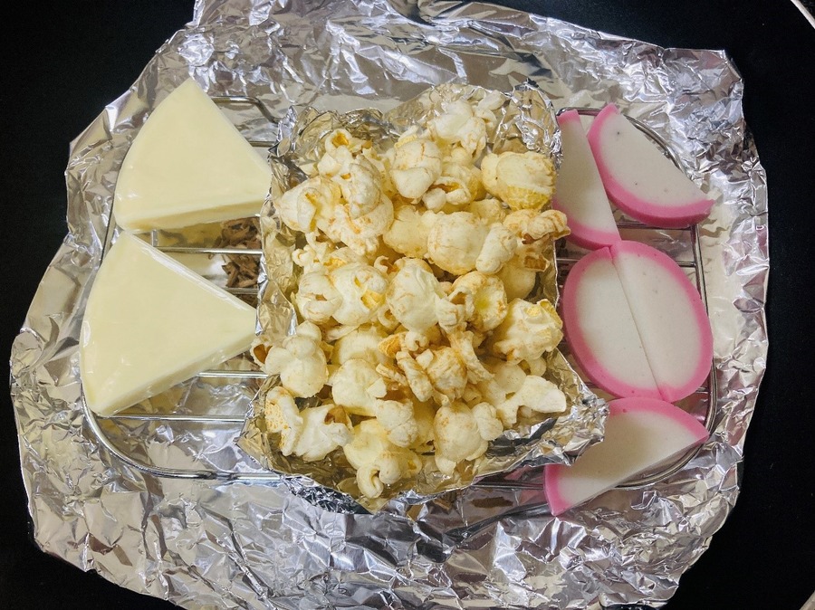 ダイソーのスモークチップを使って「燻製おつまみ」を作る　極上の家飲みのやり方とおすすめ具材レビュー、1セット155円