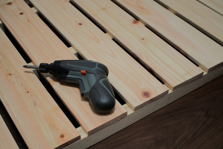 雨が降って現場が流れた…なんてときにおすすめの副業サービスをご紹介