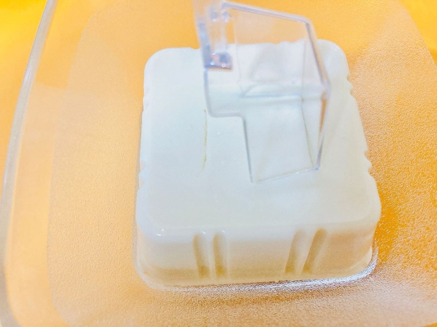 100均で見つけた「豆腐小鉢スプーン」絶品レシピ3選！豆腐の中央をくり抜いて1品75円以下のおつまみ完成