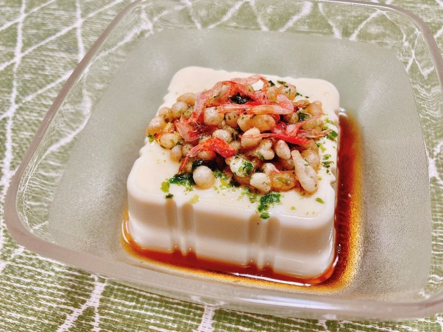 100均で見つけた「豆腐小鉢スプーン」絶品レシピ3選！豆腐の中央をくり抜いて1品75円以下のおつまみ完成