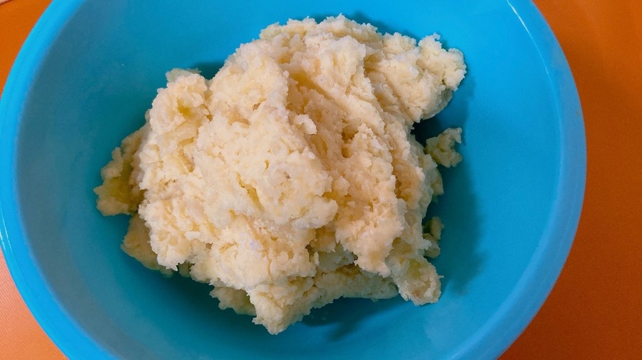 【1人分100円台】セリアの調理ツール「ふりふりご飯ボール」のアレンジレシピ