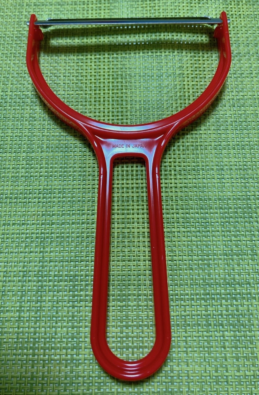 【ダイソーVSセリア】100均千切り＆キャベツピーラー対決　ふわふわ食感の千切りキャベツができるのはどっち？