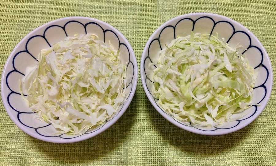 【ダイソーVSセリア】100均千切り＆キャベツピーラー対決　ふわふわ食感の千切りキャベツができるのはどっち？