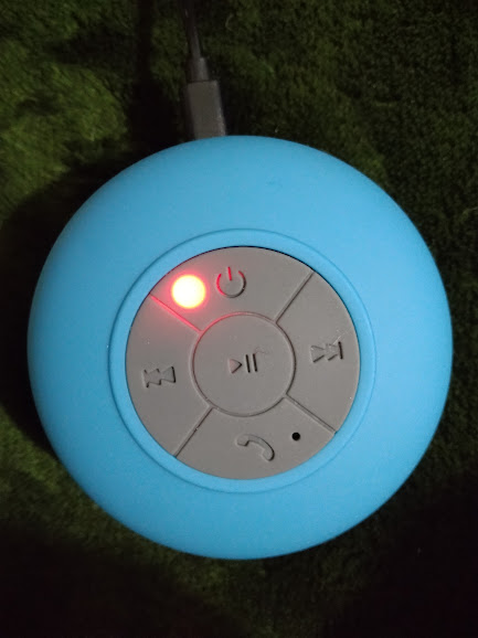 【ダイソー】550円のBluetoothスピーカーは、防滴仕様で通話も可能！　その実力を試してみた