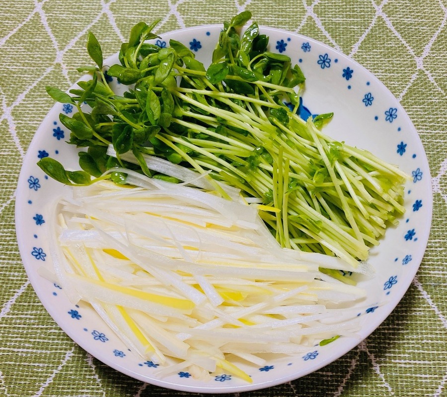 プチプラ食材を使って節約！なんちゃって贅沢レシピ3選　北京ダック風、エビチリ風など【 1人120～207円】