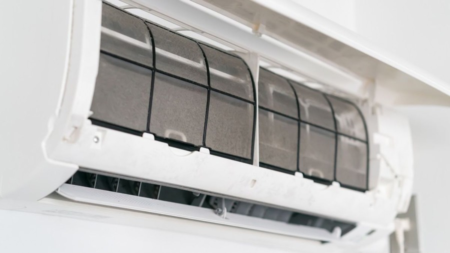 エアコンクリーニングの副業需要が増えてる？休日1日のみ稼働でも月収10万円が射程圏内になるわけ