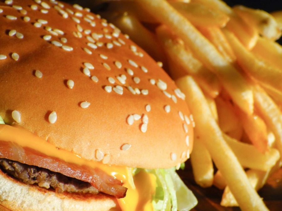 マクドナルドの楽天・dポイント付与終了を嘆く人は三井住友10％還元を使えばいい　経済圏の弊害と損をしない考え方とは
