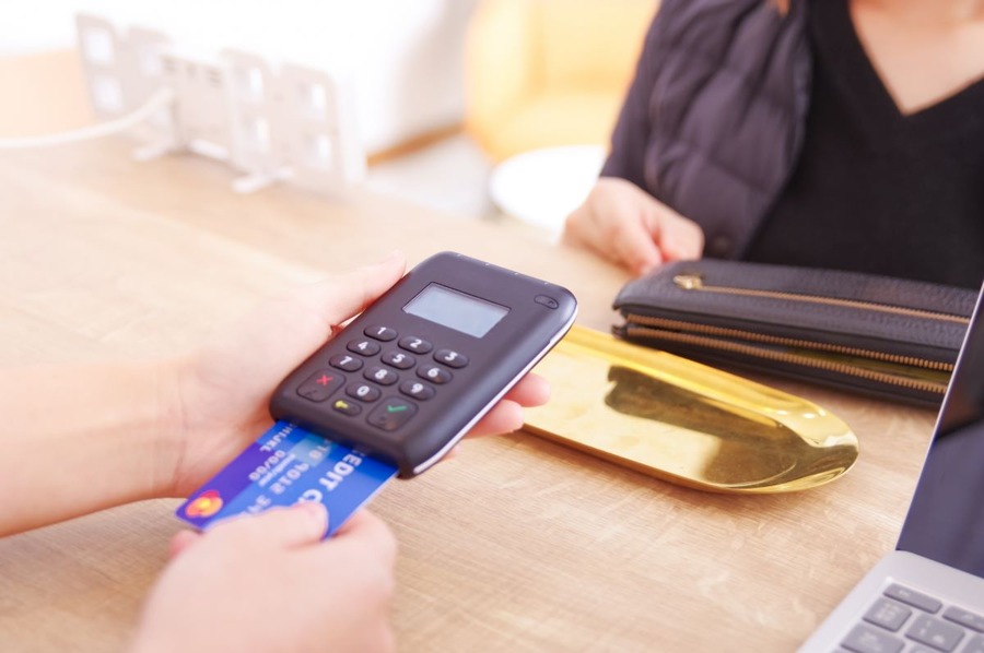 クレカデビューは信頼の「三井住友カード」　初年度年会費無料でスタートダッシュを切ろう