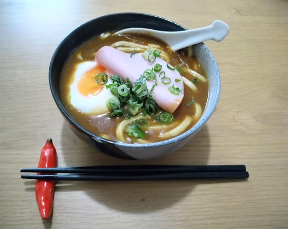 自炊のマンネリ解消！ダイソー調味アイテム　揚げずにできる王将酢豚の素、アレンジ自由なミートソースなど6選　