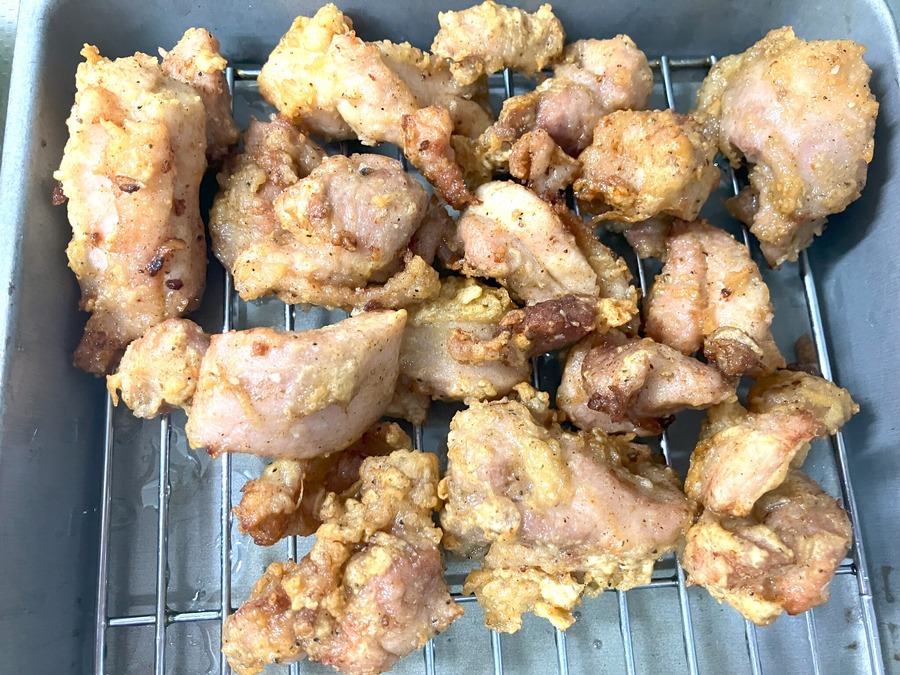 『中居大悟に言いたい人々』で話題！ 品薄「フライドチキンの素」と「ザクザク韓国チキンの素」ついに入手！ KFCとコスパ対決