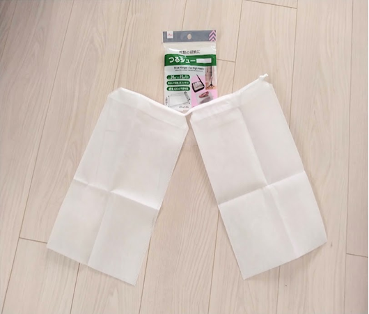 分厚くかさばる冬物の収納に役立つ「ダイソーアイテム」クッションになる布団袋や手押し圧縮袋、つるシューなど6点紹介