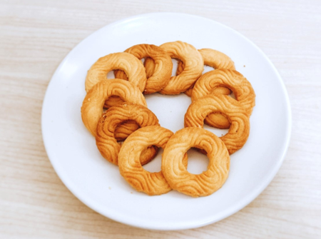 【業ス】税込570円のバケツクッキーはお得か　コスパ・味を実食レポ