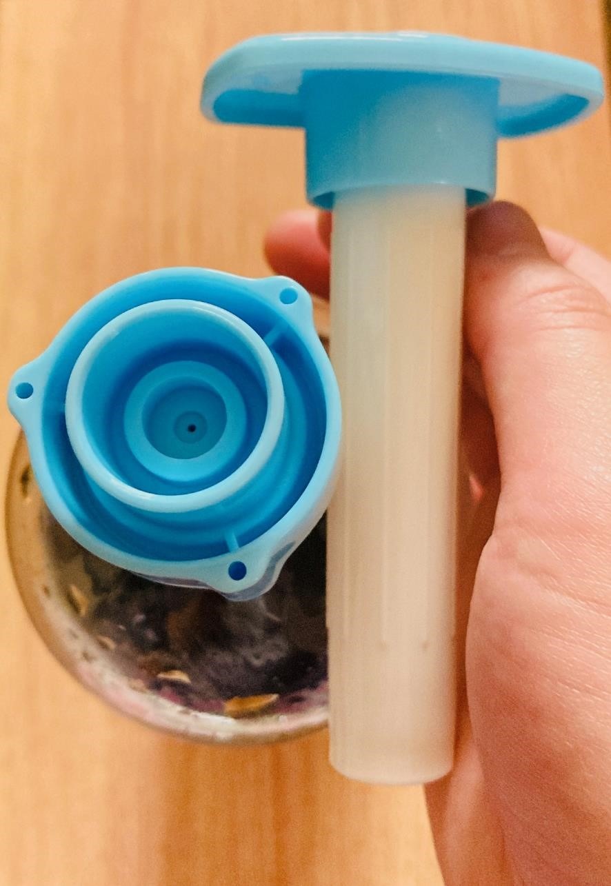 ダイソーの「炭酸を逃がしま栓」について徹底検証　12時間、24時間、30時間後もプシューは聞けるか？