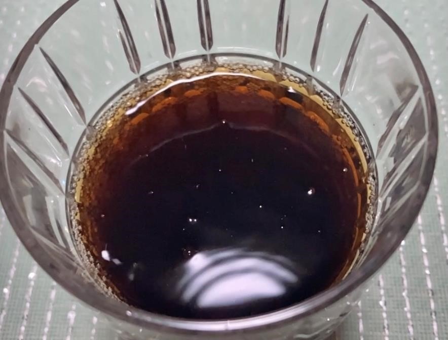 ダイソーの「炭酸を逃がしま栓」について徹底検証　12時間、24時間、30時間後もプシューは聞けるか？