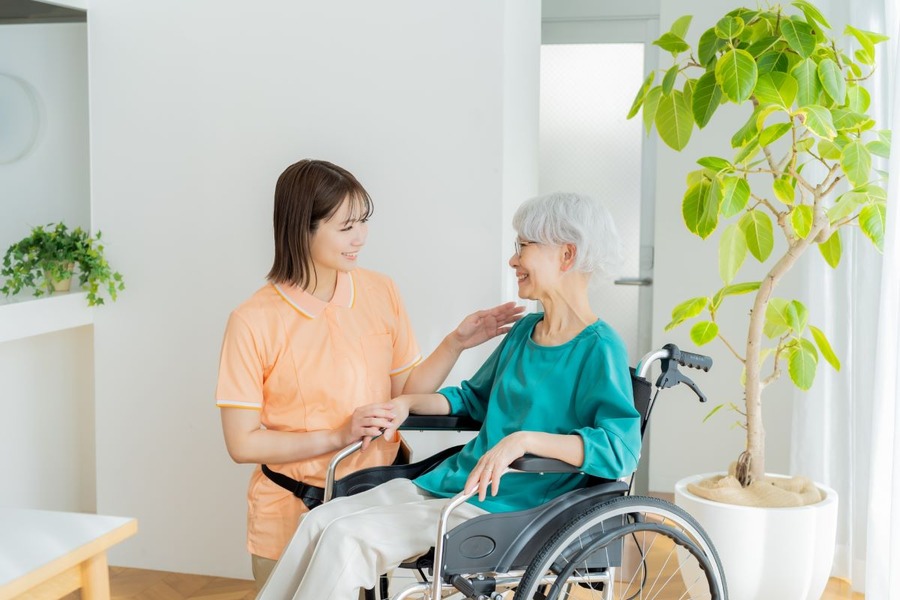 介護報酬改定で訪問介護の事業所がなくなる時代が来る？訪問介護の代わりになるサービスとその金額とは