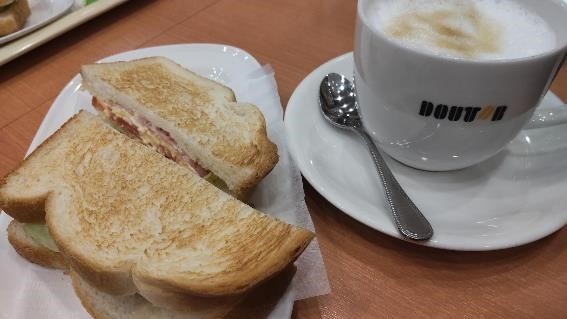 お得なモーニングサービスのある代表的7店舗＆教えたくないチョイセコな節約術をご紹介