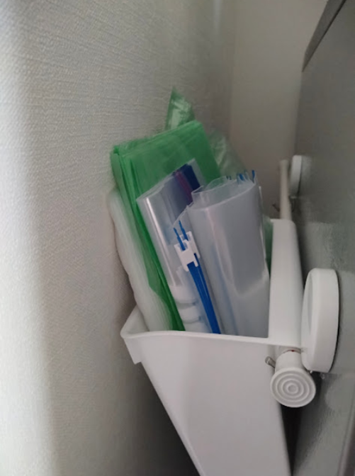 ダイソーのつっぱり棒でデッドスペースを収納に変える　使いやすく便利になる使用例：場所別4選