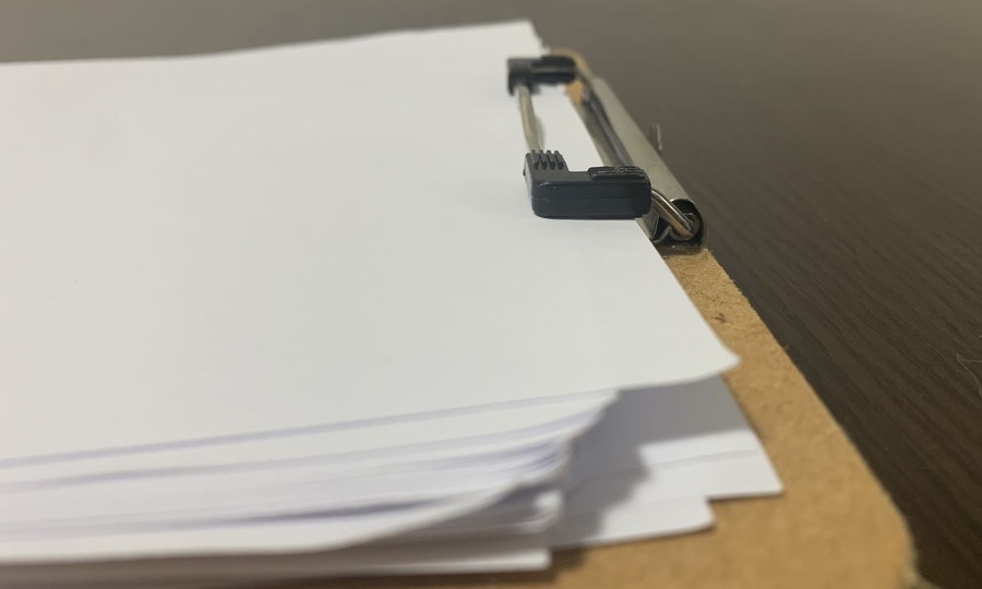 単純作業でお小遣いを稼ぐならコレ！紙媒体を電子化する代行副業　収入例と注意点