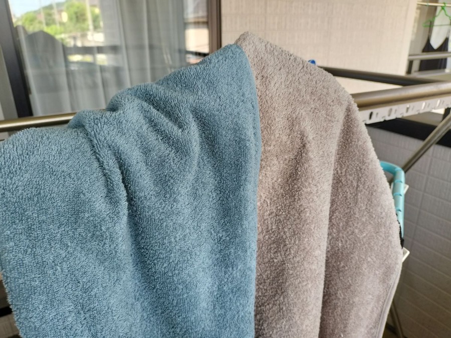 スタンダードプロダクツのスリムバスタオル550円　梅雨の洗濯でも乾く！ちゃんとふけるのかコスパメリット検証