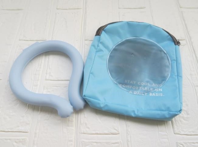 猛暑！キャンドゥ商品クールネックリング「ケース」330円の実力は？ひんやりを保てるかレポ