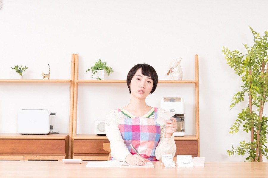 専業主婦の年収が計算できる「主婦の年収シミュレーター」やってみたら…　なんと！900万円でした