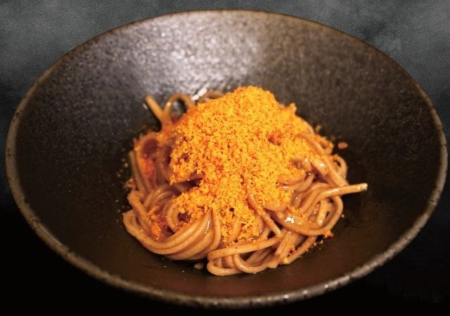 【薪焼うなぎ 銀座おのでら本店】ランチ限定「国産うな玉丼」980円（税込）　オープン記念で生ビール半額（7/23まで）