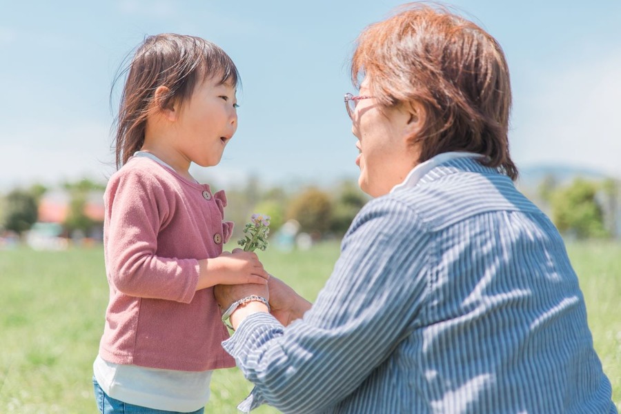 孫へのプレゼントや小遣いはいつまであげる? やめどきと上手なやめ方2つのポイント　夏休みのお盆玉で悩む方へ