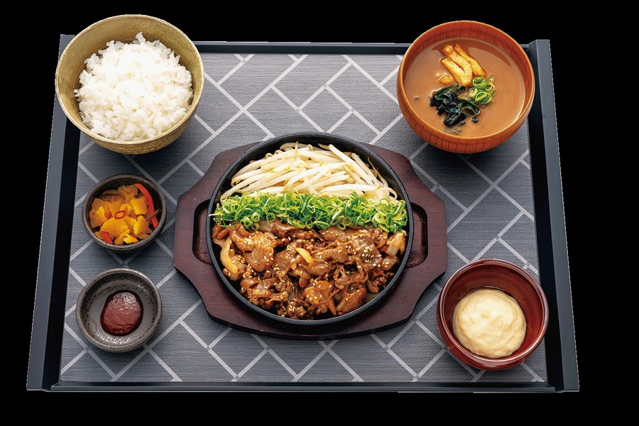 宮本むなし、新メニュー「焼肉ミックス定食」期間限定販売開始（7/31～）