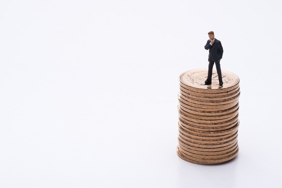 「自動ブレーキ付」投信　初心者はまず「コストを見極めよう」