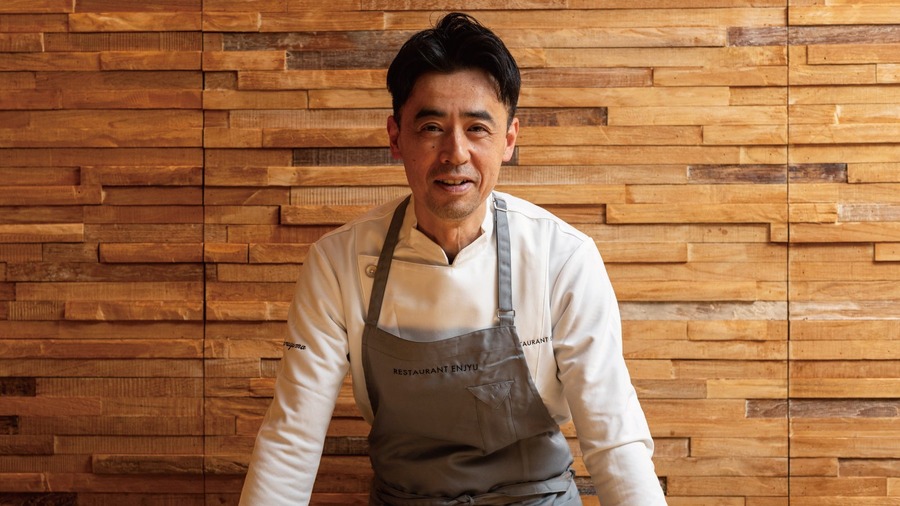 オシャレな夜カフェ営業開始　八芳園「Thrush Café」1日10個限定の「まるごと白桃パフェ」にクギ付け！