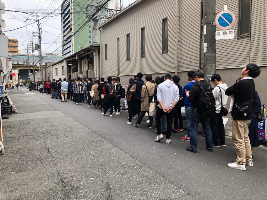 【ネコとふれあいながらラーメンを食す】大阪の超人気ラーメン店が西宮に新店舗「麺とかつおの物語」8/30オープン