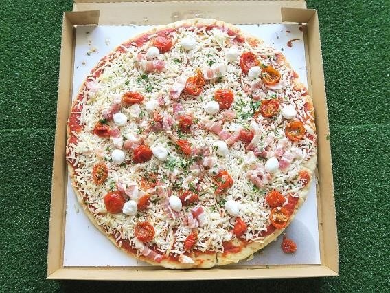 どう違う？【ロピアvsコストコ】ホールピザの大きさ、価格、種類など徹底比較