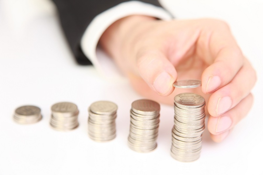 0.01％の金利で定期預金の100万円を200万円にするには7200年後という現実…