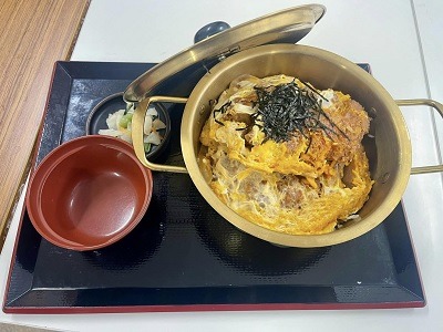 【ゆで太郎】かつ丼・カツカレーメニュー全品100円引きの「かつ祭」を開催　鍋に入った最大重量3kgの「倍盛」も登場！