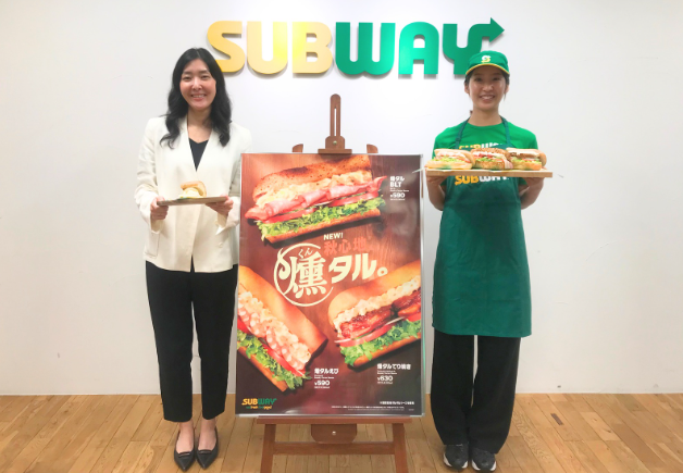 SUBWAY4年ぶりの新作は斬新！「パリッ、もち、冷～、とろ甘～」「燻製香るタルタル」