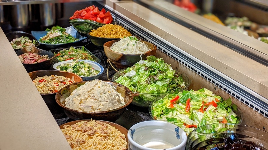 【旬のキノコやかぼちゃ、果物がたくさん】ブロンコビリー秋の味覚を提供！『秋サラダバー』開始(9/6～)