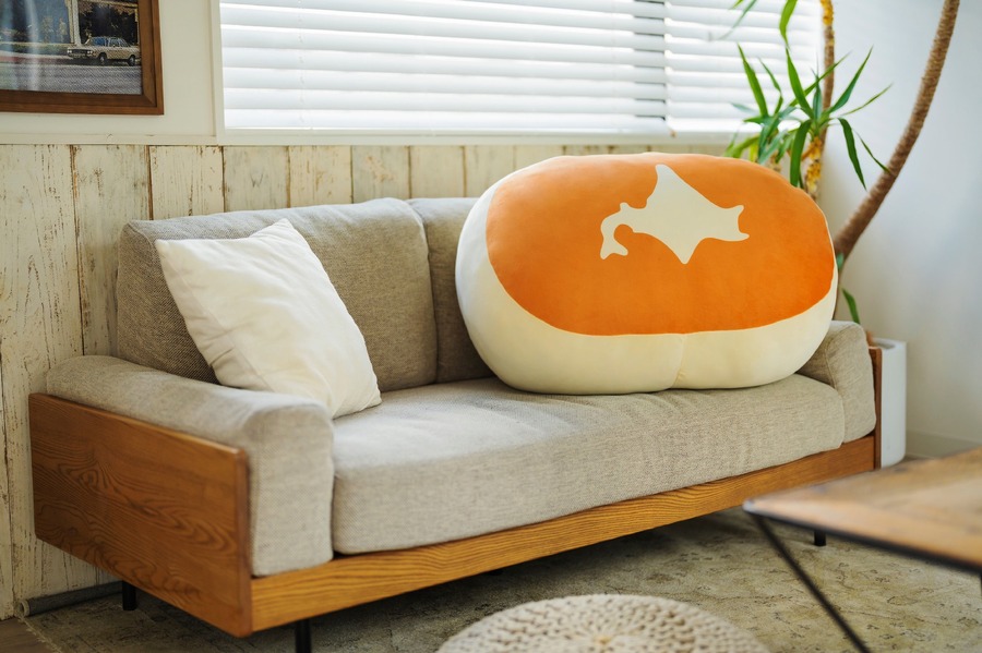 巨大蒸しパンのフワフワぬいぐるみ当たる！『北海道チーズ蒸しケーキFAN BOOK』重版記念キャンペーン開始(9/17-30)