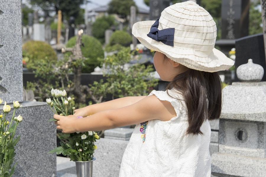 「お墓をたてて終わり」は違う！　「管理費用」を払わないと処分の対象になります。