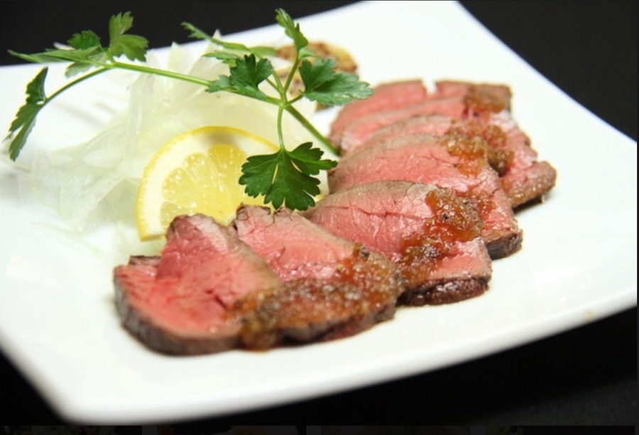 「大衆馬肉酒場 馬王 十三店」1周年記念キャンペーン開催！