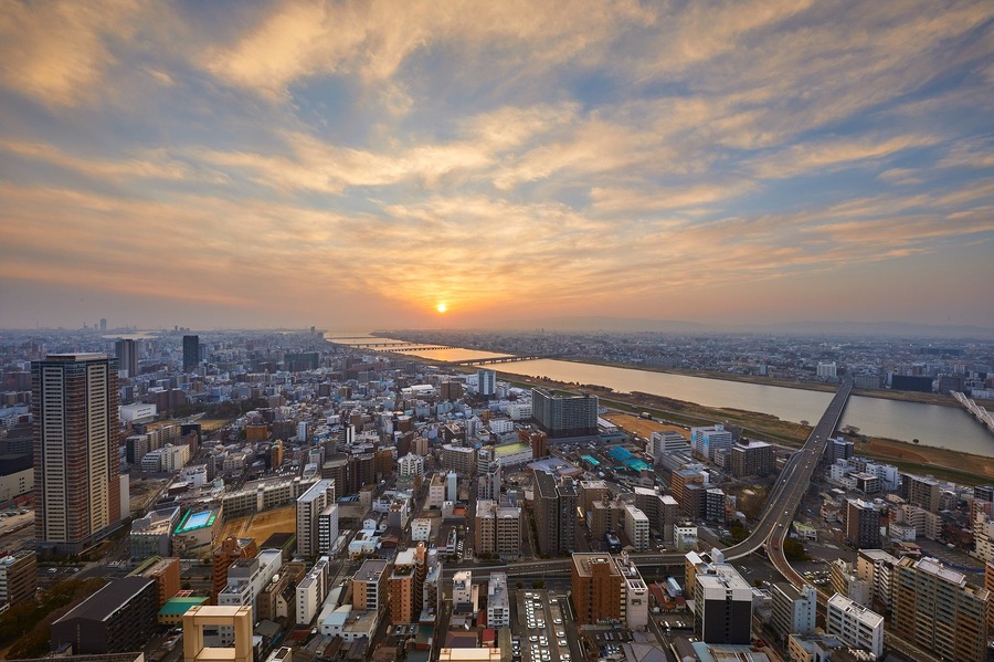 【梅田スカイビル】「展望WEEK! in 空中庭園展望台 2024」を開催　アクリルステッカープレゼント、クイズも(10/1-6)